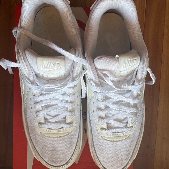 Nike Air Max 90 LV8 in White and Soft Pearl - Picture 5 of 5